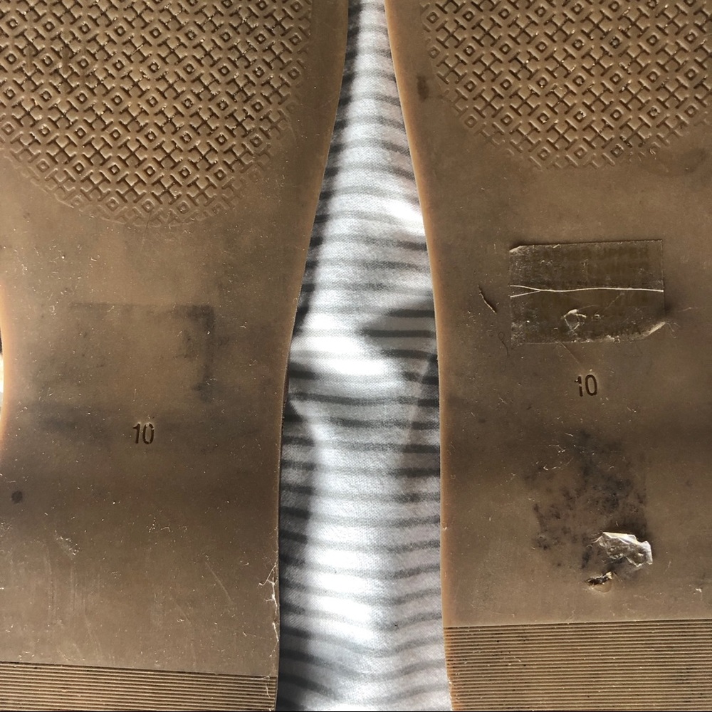 Tory Burch | Logo Thong Sandals 10 - Picture 7 of 7